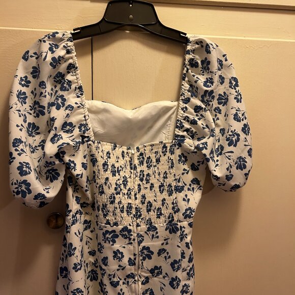 Dress - Picture 4 of 7